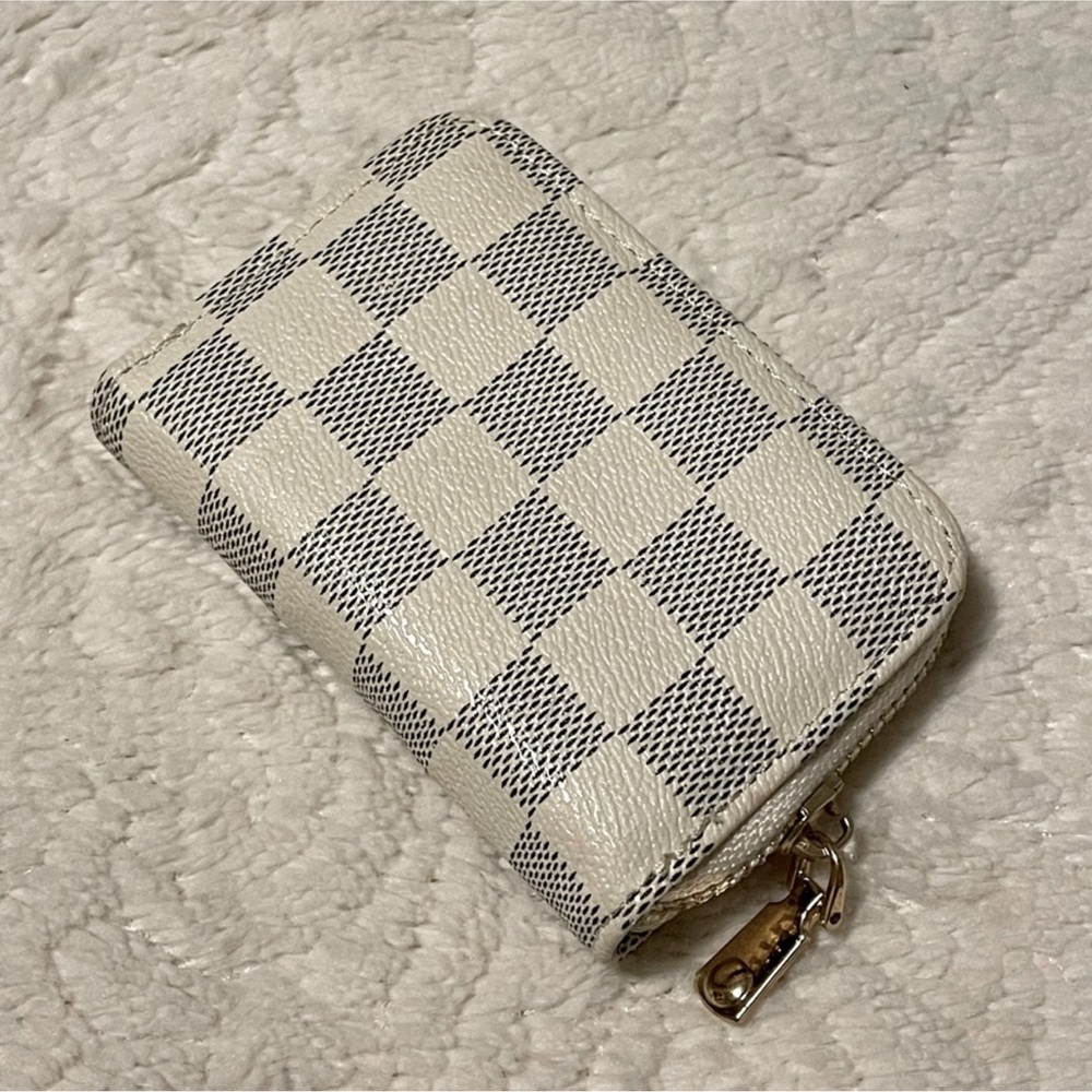 Adorable Checkered Wallet 💟